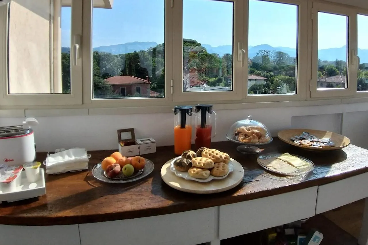 Levante Marina Di Carrara Bed & Breakfast