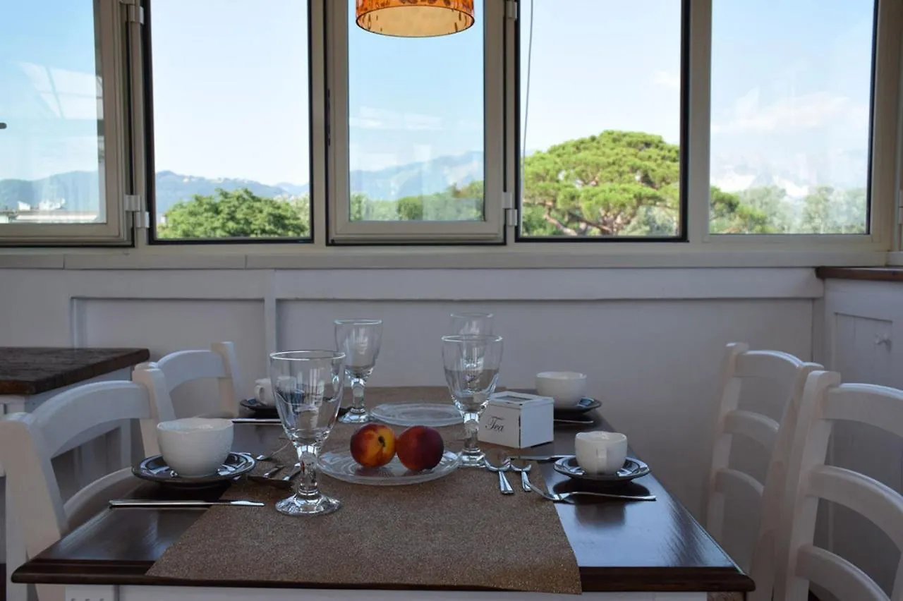 Bed & Breakfast Levante Marina Di Carrara